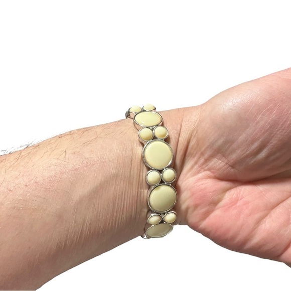 Napier Set of 2 Silver Tone Simulated Oval Cream Pearl Beads Necklace & Bracelet - Picture 11 of 12